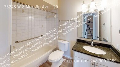 35248 W 8 Mile Rd in Farmington Hills, MI - Building Photo - Building Photo