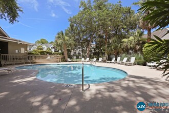 50 Yacht Cv Dr in Hilton Head Island, SC - Building Photo - Building Photo