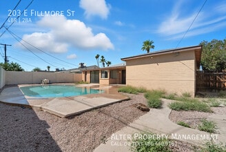 203 E Fillmore St in Tempe, AZ - Foto de edificio - Building Photo
