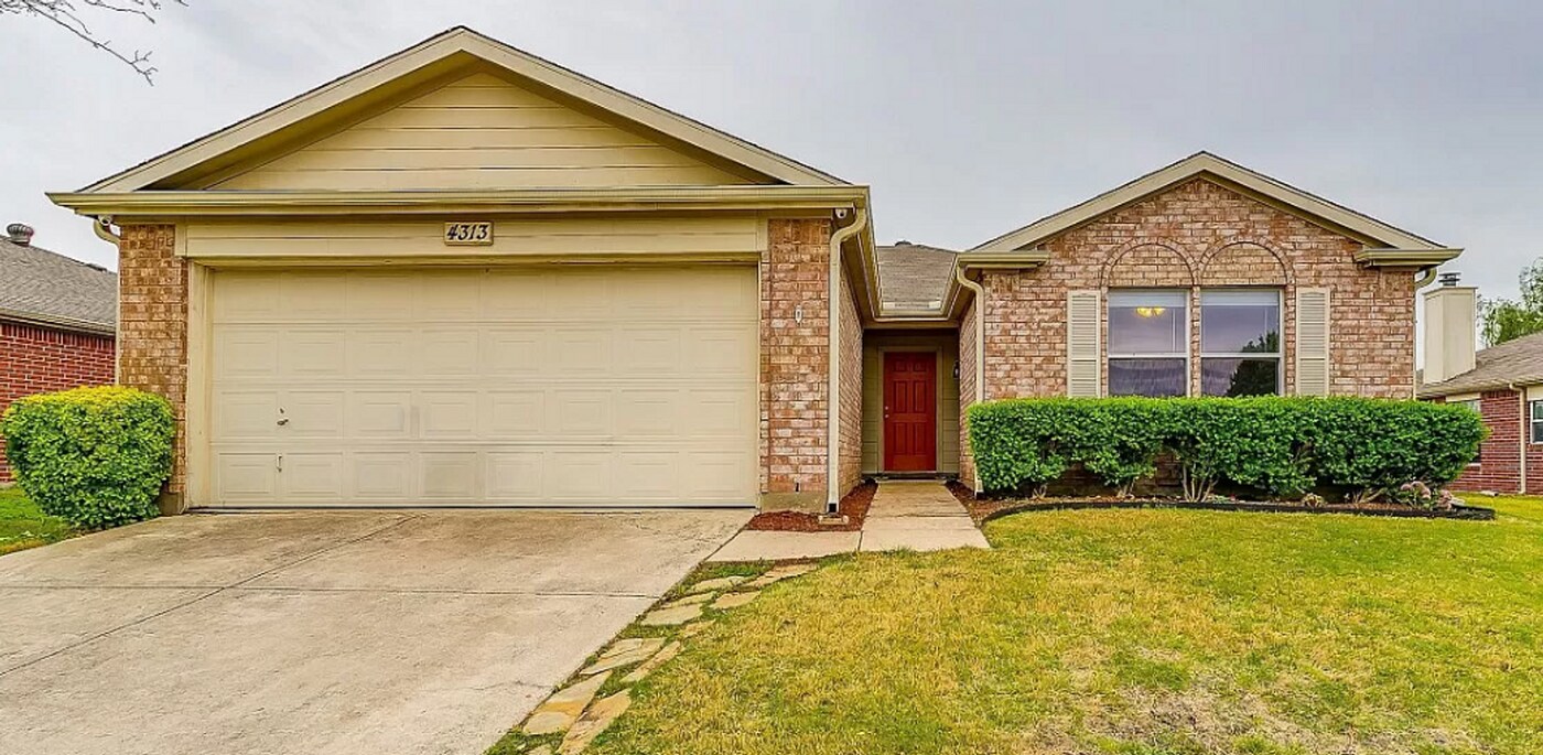 4313 Sonoma Dr in Argyle, TX - Building Photo