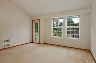 1727 NE 146th St in Shoreline, WA - Building Photo - Building Photo