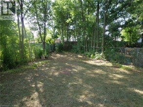 32 Grimsby Ave in Hamilton, ON - Building Photo - Building Photo
