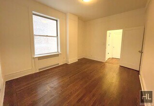 WEST 86 STREET in New York, NY - Building Photo - Building Photo
