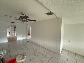 251 NW 49th Ave in Miami, FL - Building Photo - Building Photo