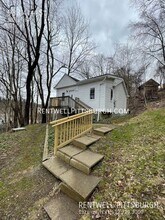 933 4th St in Verona, PA - Building Photo - Building Photo