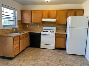 77 Orange Rd in Montclair, NJ - Building Photo - Building Photo