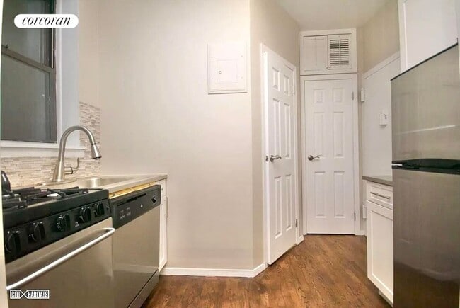 1235 1st Ave in New York, NY - Building Photo - Building Photo