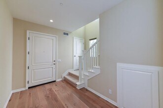 54 Maple Ash in Irvine, CA - Building Photo - Building Photo