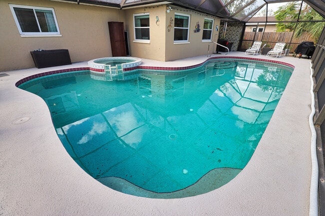 4215 Pandora Rd in Venice, FL - Building Photo - Building Photo