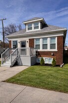 5542 W 64th St in Chicago, IL - Building Photo