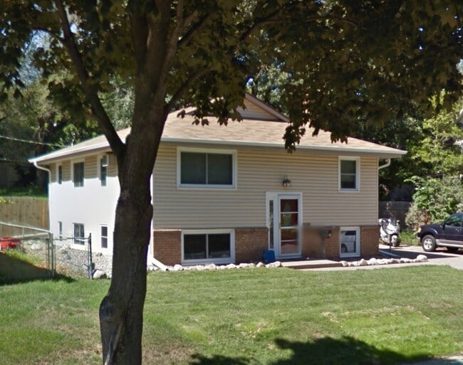 797 Clayland St, Unit #2 in St. Paul, MN - Building Photo - Building Photo