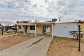 4912 Sun Valley Dr in El Paso, TX - Building Photo - Building Photo