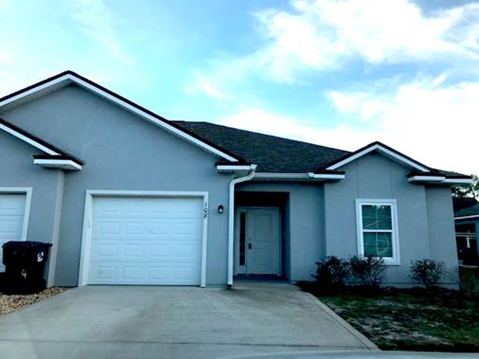 108 Marshall Ct in St. Marys, GA - Building Photo