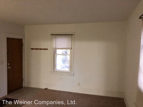 809 E High St in Urbana, IL - Foto de edificio - Building Photo