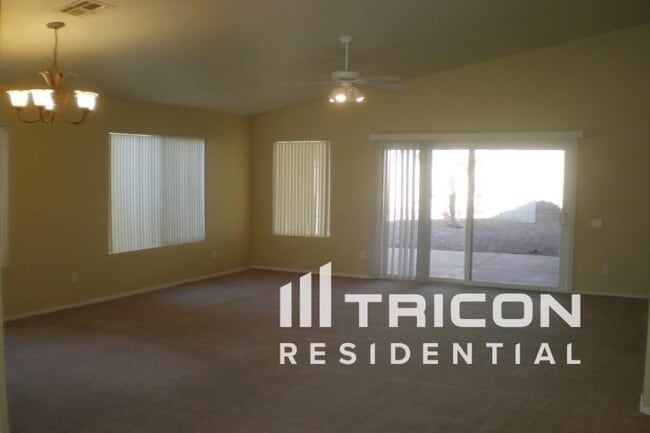 3118 N 129th Dr in Avondale, AZ - Foto de edificio - Building Photo