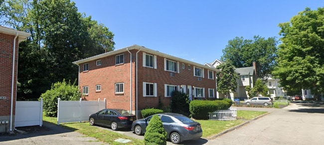 29 Oxford Cir, Unit 1