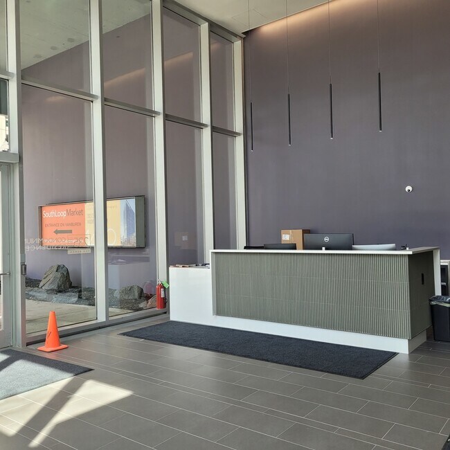 235 W Van Buren St in Chicago, IL - Building Photo - Building Photo