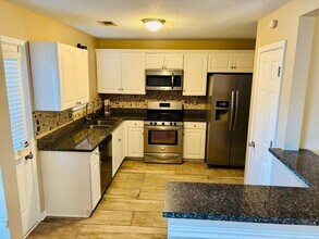 415 Plantation Ct in Stockbridge, GA - Building Photo - Building Photo