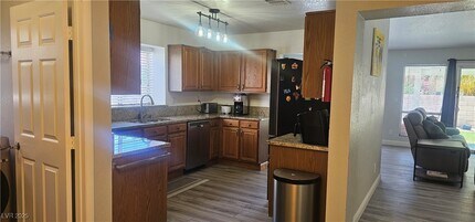 96 Quiet Desert Ln in Henderson, NV - Building Photo - Building Photo