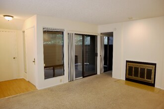 11502 NE 128th St in Kirkland, WA - Building Photo - Building Photo
