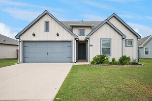 13109 Don Fisher Ln in Aubrey, TX - Building Photo