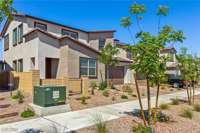 737 Black Palace St in Henderson, NV - Foto de edificio - Building Photo