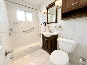 1500 SW 18th St in Miami, FL - Building Photo - Building Photo