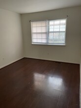 8200 Walutes Cir in Alexandria, VA - Foto de edificio - Building Photo