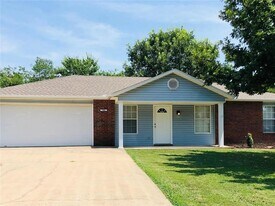 266 Christy Ln in Farmington, AR - Building Photo