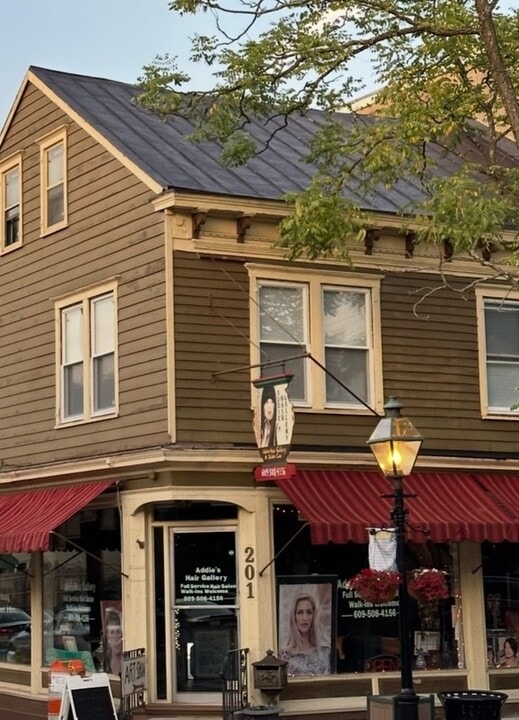201 Farnsworth Ave in Bordentown, NJ - Building Photo