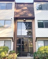 1111 Edison Glen Terrace in Edison, NJ - Building Photo