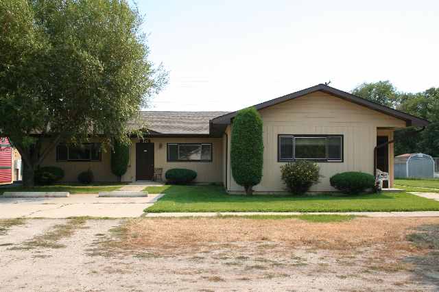 321 Main St in Victor, MT - Building Photo