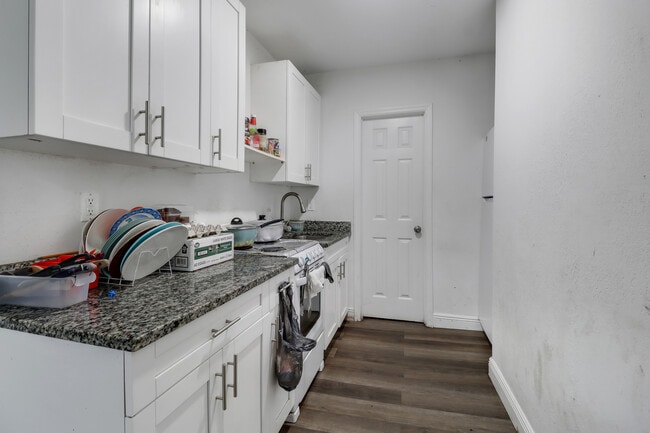 4180 Sabal Ln in Ft. Myers, FL - Foto de edificio - Building Photo