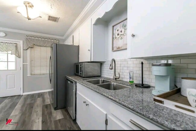 2404 Belle Grove Dr in Bossier City, LA - Building Photo - Building Photo