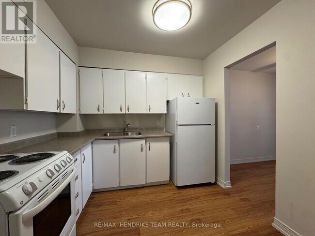 156 Fitch St in Welland, ON - Building Photo - Building Photo