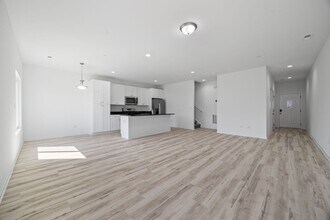 1214 Gillespie Ln in Yorkville, IL - Building Photo - Building Photo