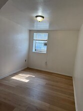 1124 E 40th Pl in Los Angeles, CA - Building Photo - Building Photo