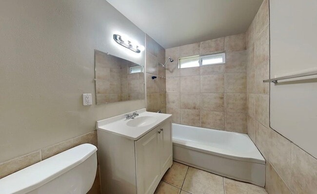 2191 Pinetop Ln in Las Vegas, NV - Building Photo - Building Photo