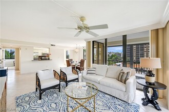 17 Bluebill Ave in Naples, FL - Building Photo - Building Photo