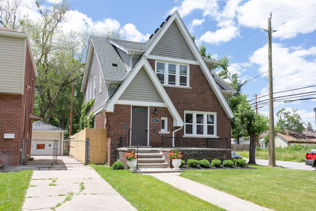 5807 Kensington Ave in Detroit, MI - Building Photo - Building Photo