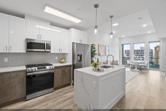 property at 412 Whiton St