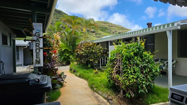 439 Kuliouou Rd in Honolulu, HI - Building Photo - Building Photo
