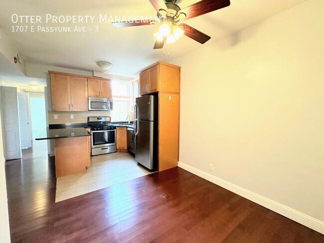 1707 E Passyunk Ave in Philadelphia, PA - Building Photo - Building Photo