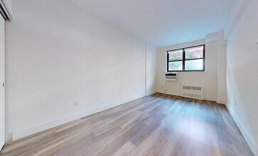 220 E 26th St in New York, NY - Building Photo - Building Photo
