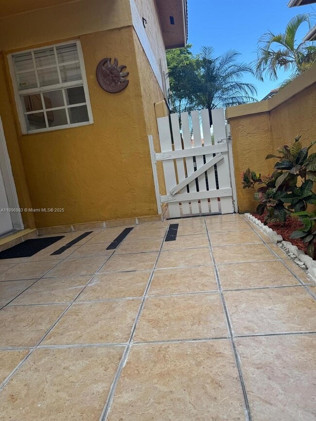 13892 SW 65th Terrace in Miami, FL - Building Photo - Building Photo