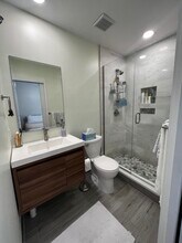 124 NW 9th St in Boca Raton, FL - Foto de edificio - Building Photo