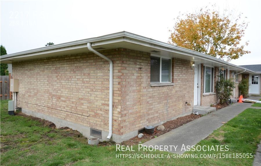 2217 F St SE in Auburn, WA - Building Photo