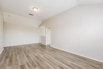 2628 Loch Wood Dr in Lancaster, TX - Building Photo - Building Photo