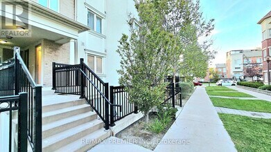 19 Coneflower Cres in Toronto, ON - Building Photo - Building Photo