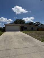 1292 SW Bellevue Ave in Port St. Lucie, FL - Building Photo